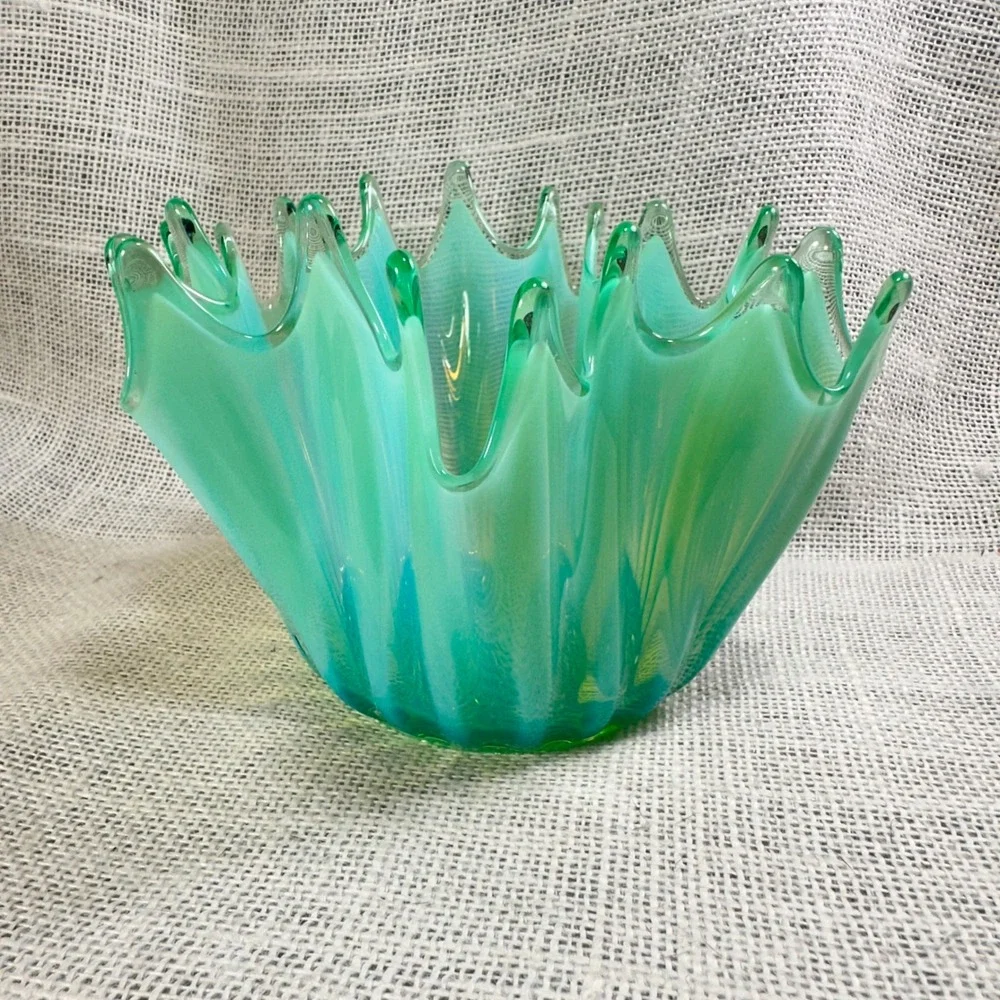 Fostoria Heirloom Green Opalescent Handkerchief Bowl MCM Art Glass Vintage